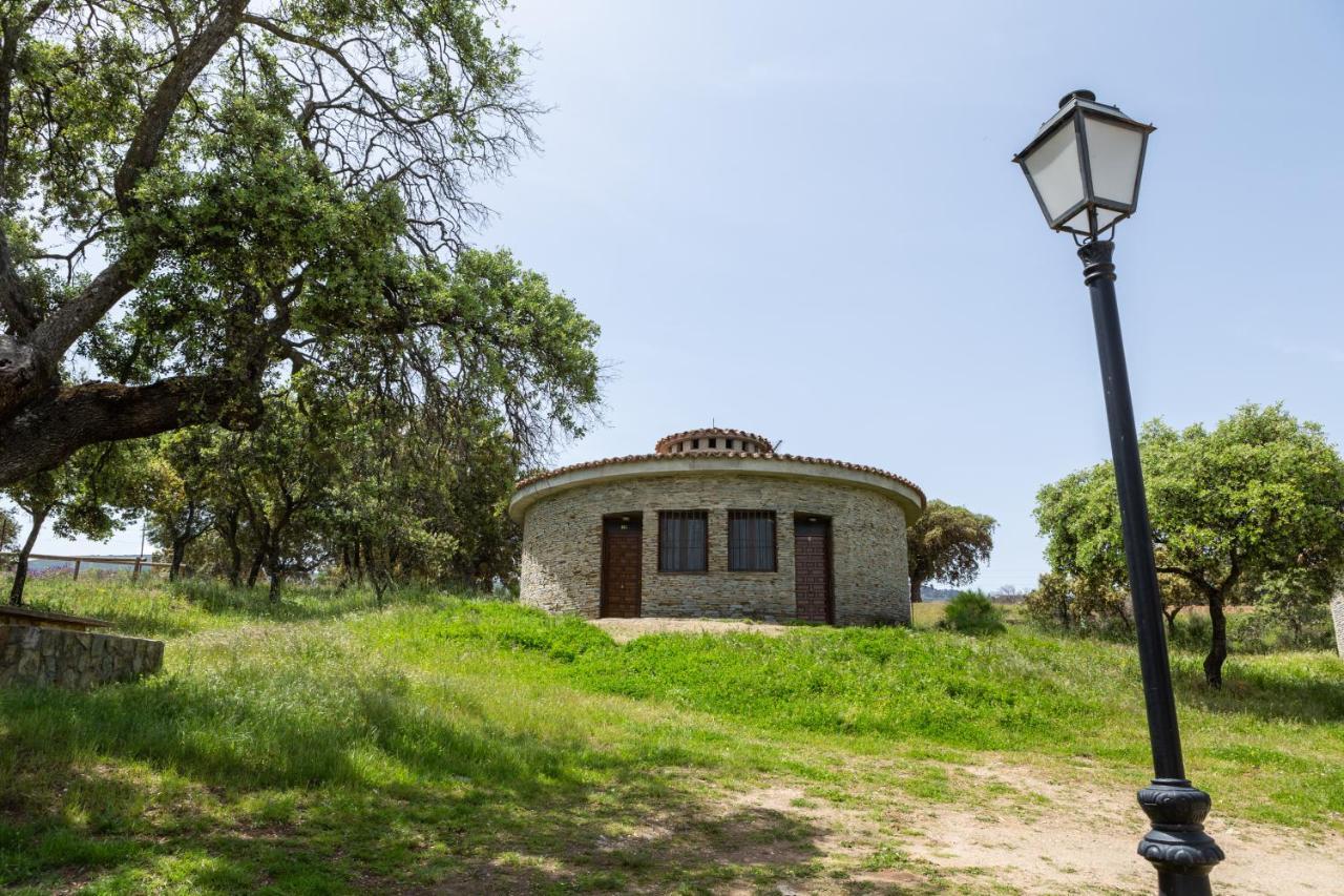 Los Chozos Del Geoparque Carrascalejo Exterior photo